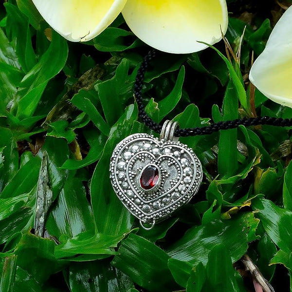 The Cinta Heart Locket: Where Love Becomes Sacred