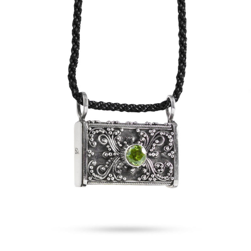 Kaya Wealth Manifestation Locket – Peridot Treasure Chest Necklace