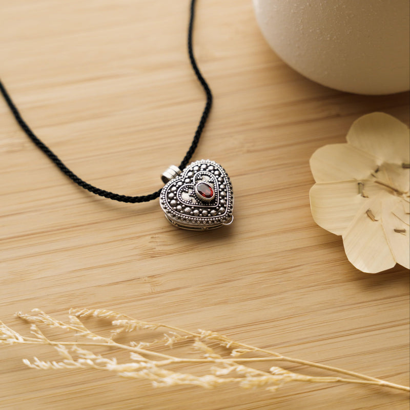 Cinta Love Manifestation Locket – Garnet Heart Necklace for Love
