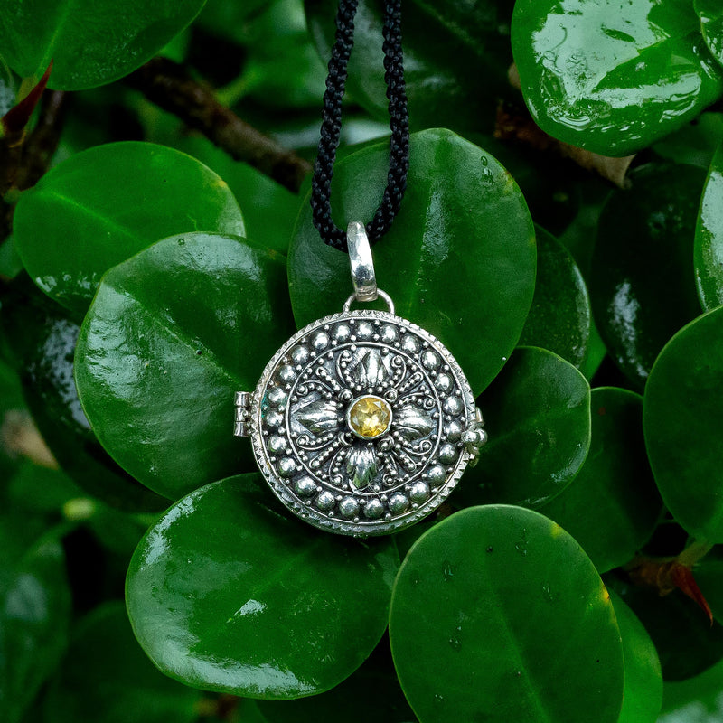 Jaya Success Manifestation Locket – Citrine Necklace for Confidence & Achievement