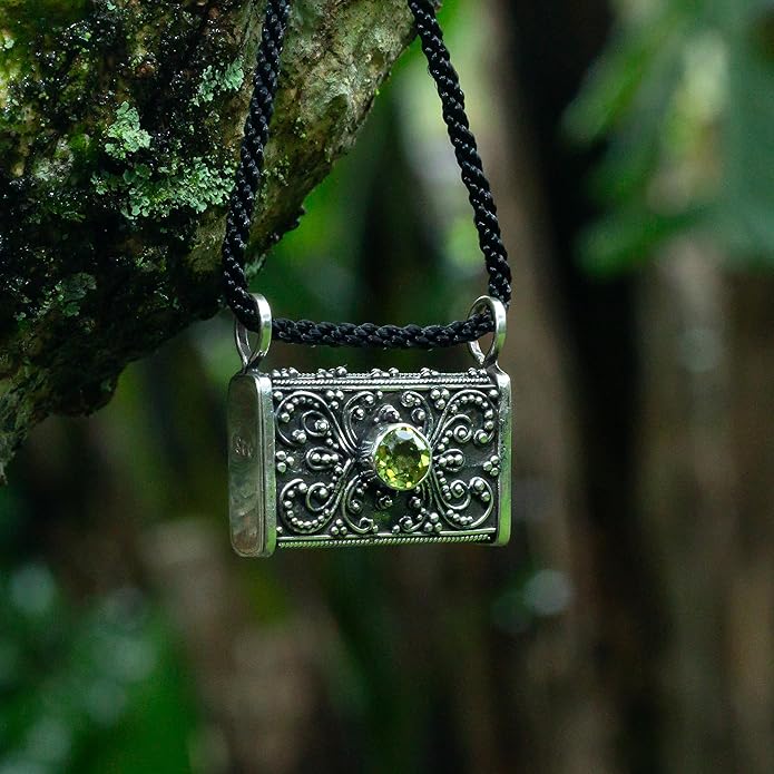 Kaya Wealth Manifestation Locket – Peridot Treasure Chest Necklace