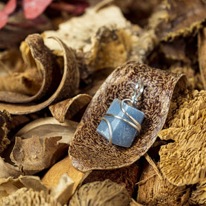 Angelite Wire Wrapped Pendant: Peaceful Aura